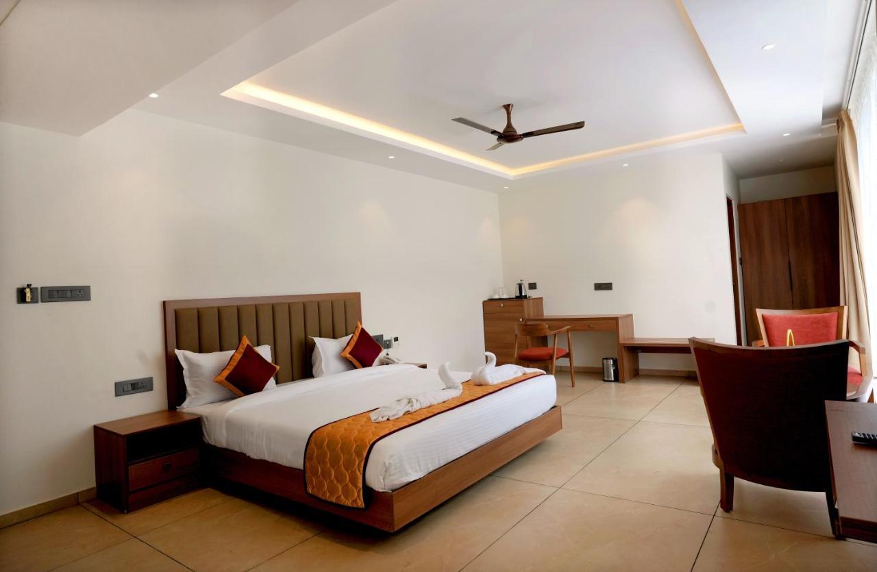 Bluemist Resorts Athirappilly Exterior foto