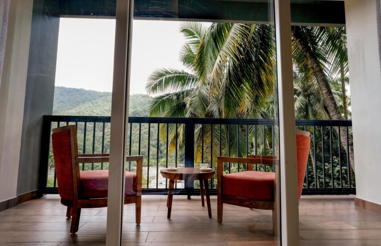 Bluemist Resorts Athirappilly Exterior foto