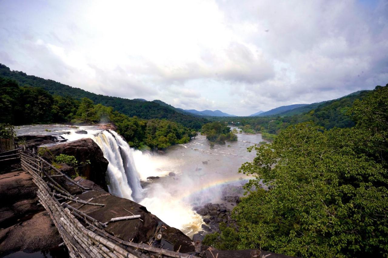 Bluemist Resorts Athirappilly Exterior foto